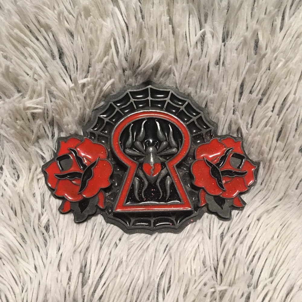 SPIDER & ROSES - SECRET COMPARTMENT BELT BUCKLE